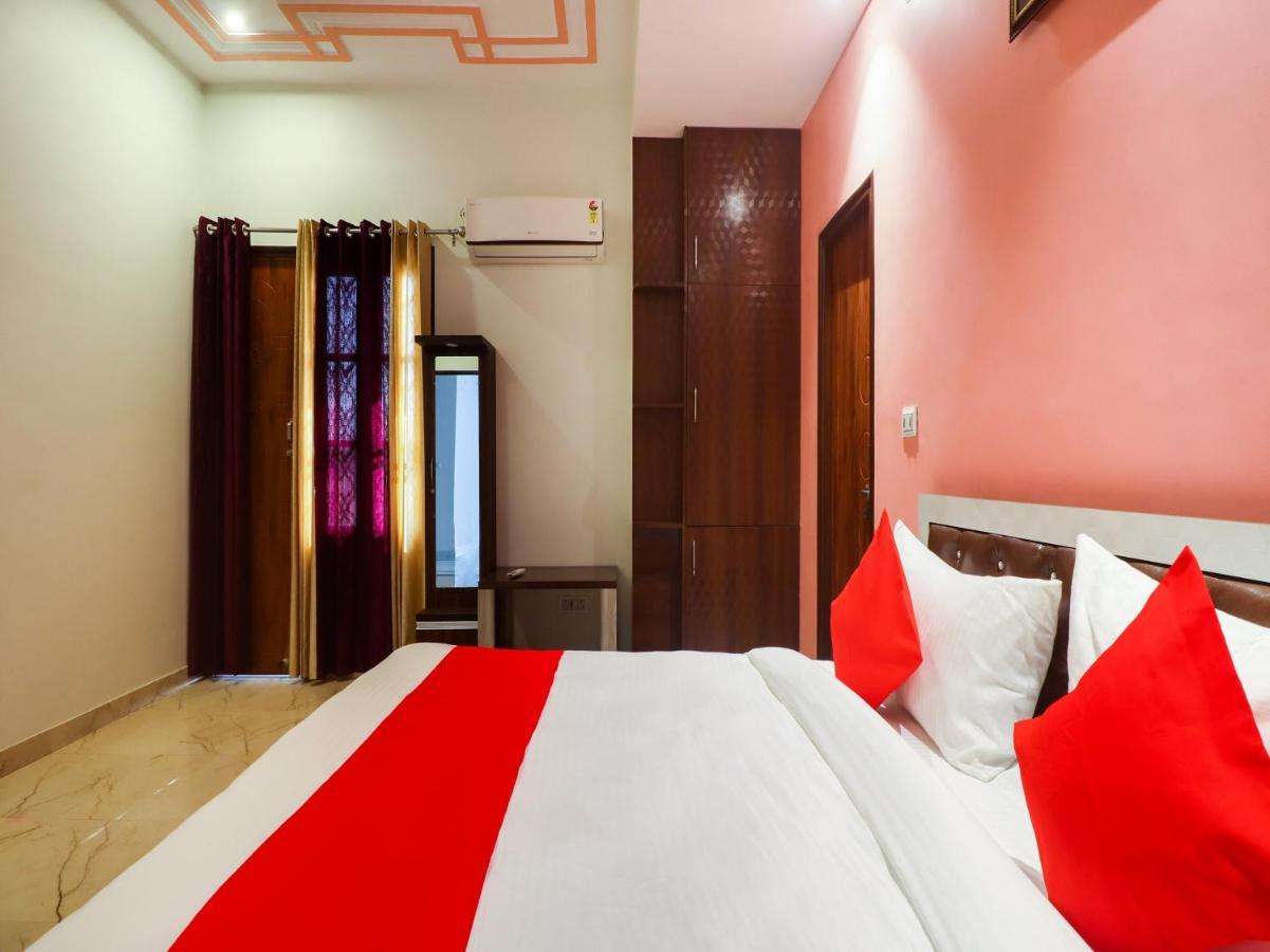 Oyo Lck1233 Rivaaj Palace Lakhnau Kültér fotó