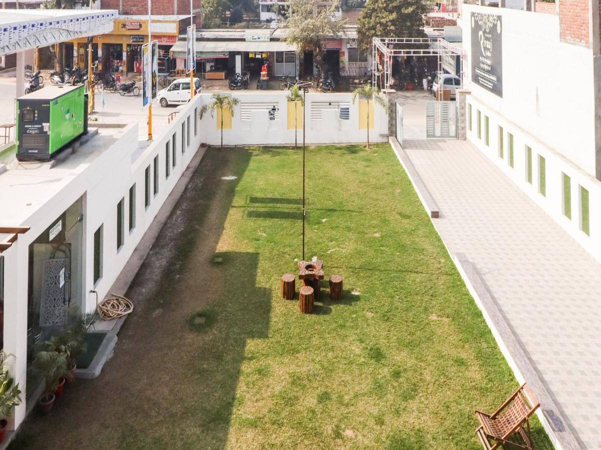 Oyo Lck1233 Rivaaj Palace Lakhnau Kültér fotó