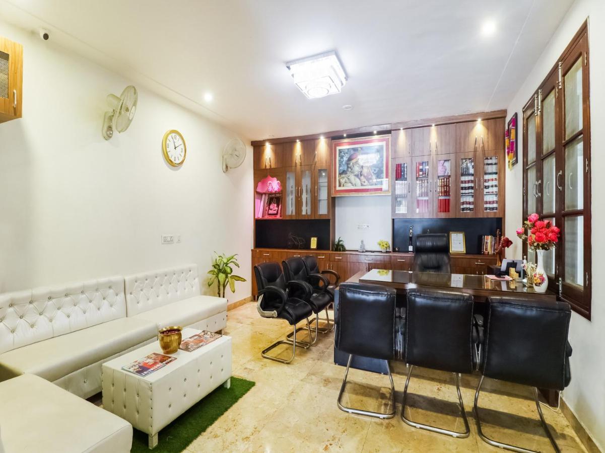 Oyo Lck1233 Rivaaj Palace Lakhnau Kültér fotó
